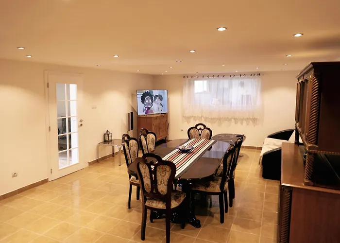 펜션 Perla 데스포토바츠